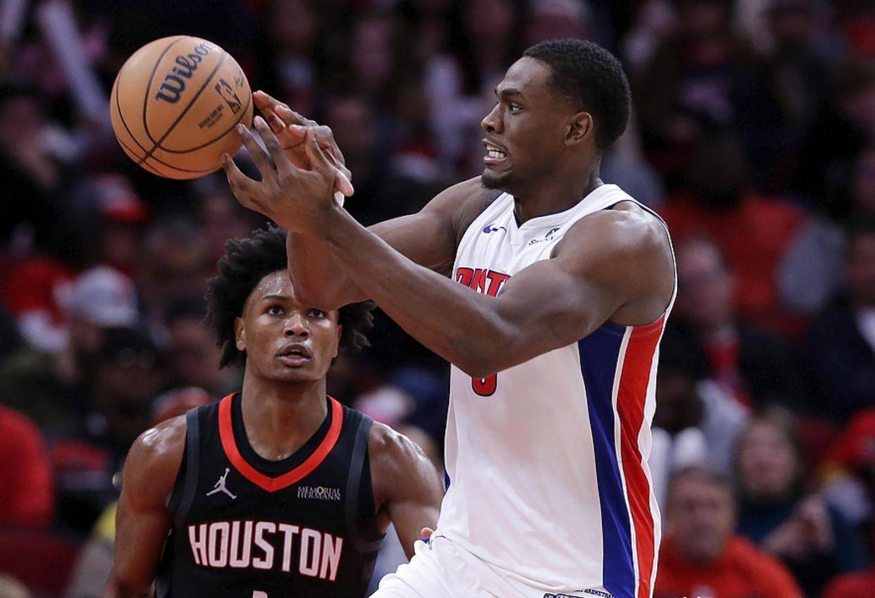 关于今晚突围战来临；底特律活塞围绕CBA季后赛刷新队史纪录；震撼外界；轮换策略成焦点的信息AIYOUXI