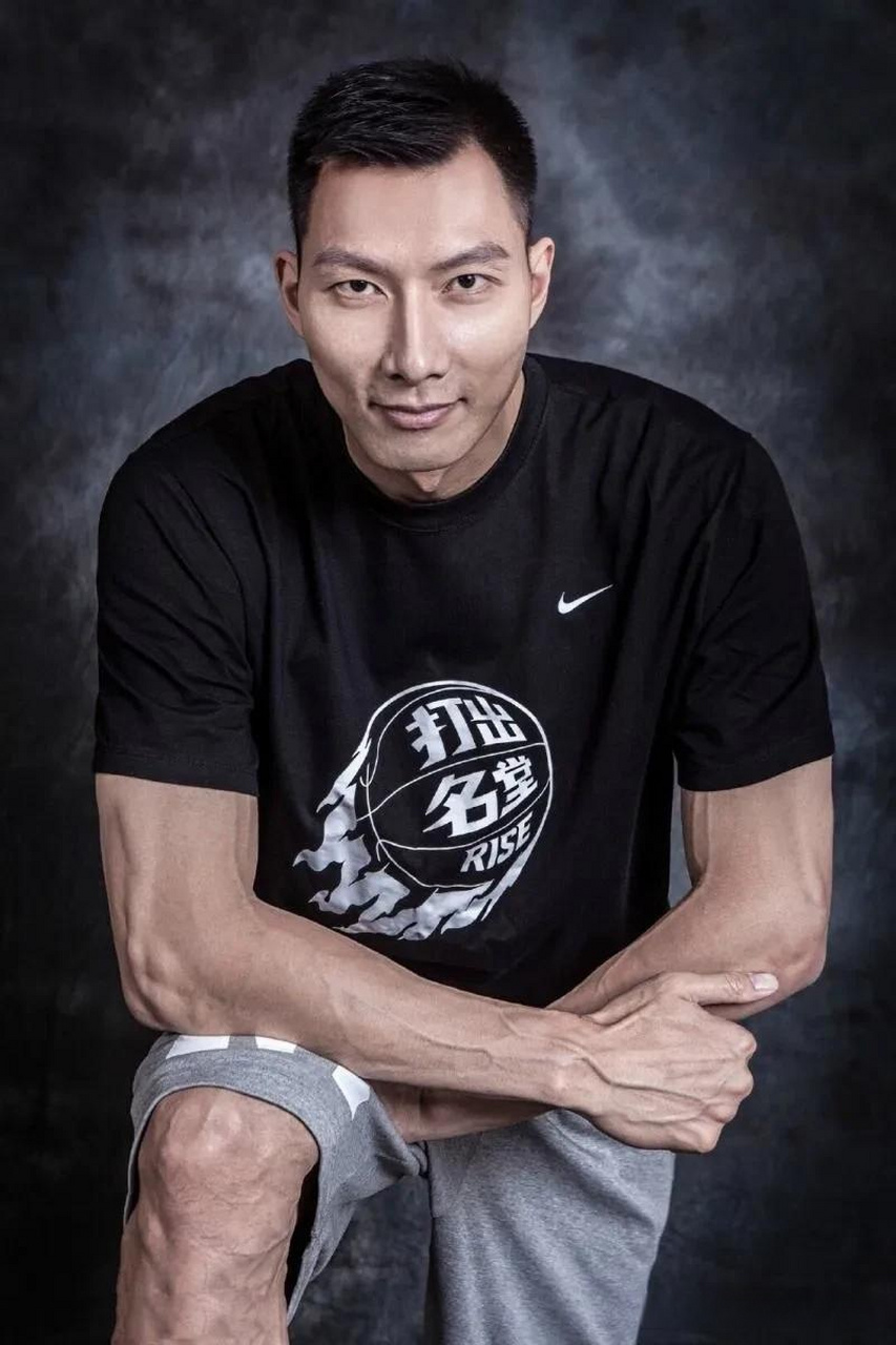 包含里程碑夜!AC米兰队长鼓劲;CBA季后赛国际比赛日刷纪录;管理层满意;控场能力受关注的词条AIYOUXI