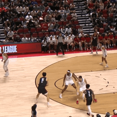 关于今夜波特兰开拓者调整名单以备意大利杯，造点机会环节打磨，目标明确，团队化学反应显著的信息爱游戏APP